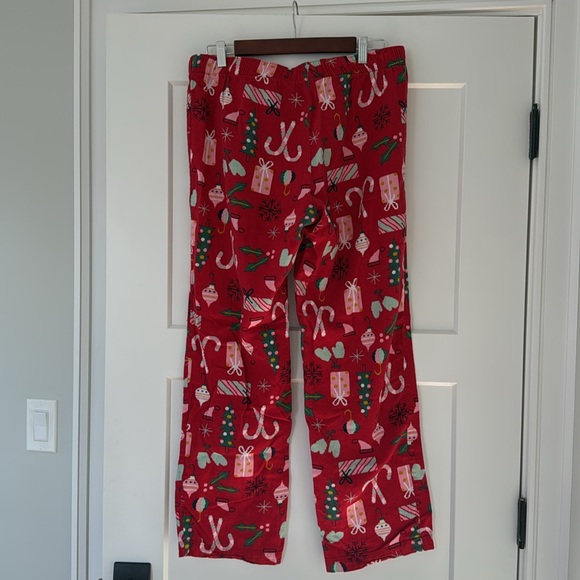 2 Pairs of Old Navy Holiday Pajama Bottoms 🎄☃️ - Picture 14 of 16